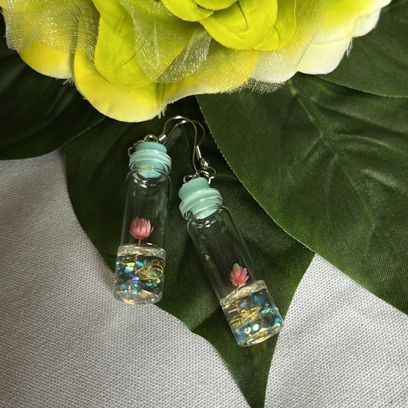 Resin Earrings Dried Flower - Picture 5 of 13